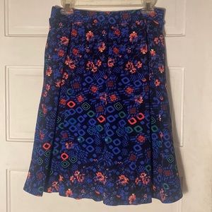 Like new, Madison style, Lularoe skirt with pockets in size small